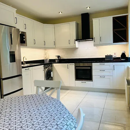 Seafront Amazing Seaview 3 Double Bedrooms בית נופש *