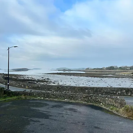 Feriehus Seafront Amazing Seaview 3 Double Bedrooms *